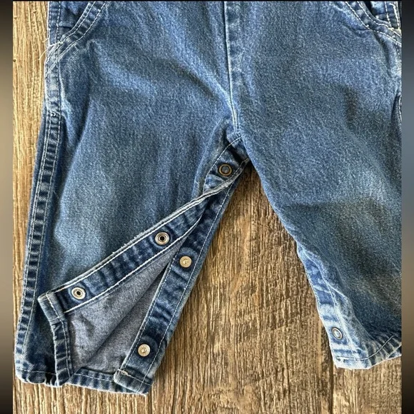 OshKosh B'GOSE, BABYBOY JEAN JUMPSUIT, 18MONTHS - Picture 5 of 7